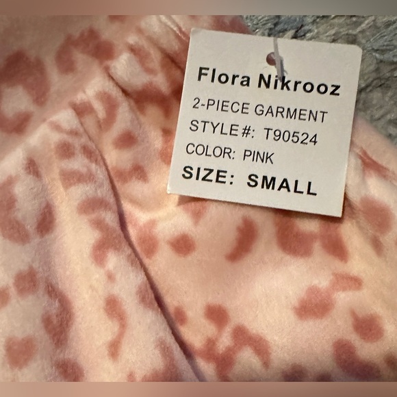 Flora Nikrooz pink leopard pajama pants size small NWT - Picture 2 of 2